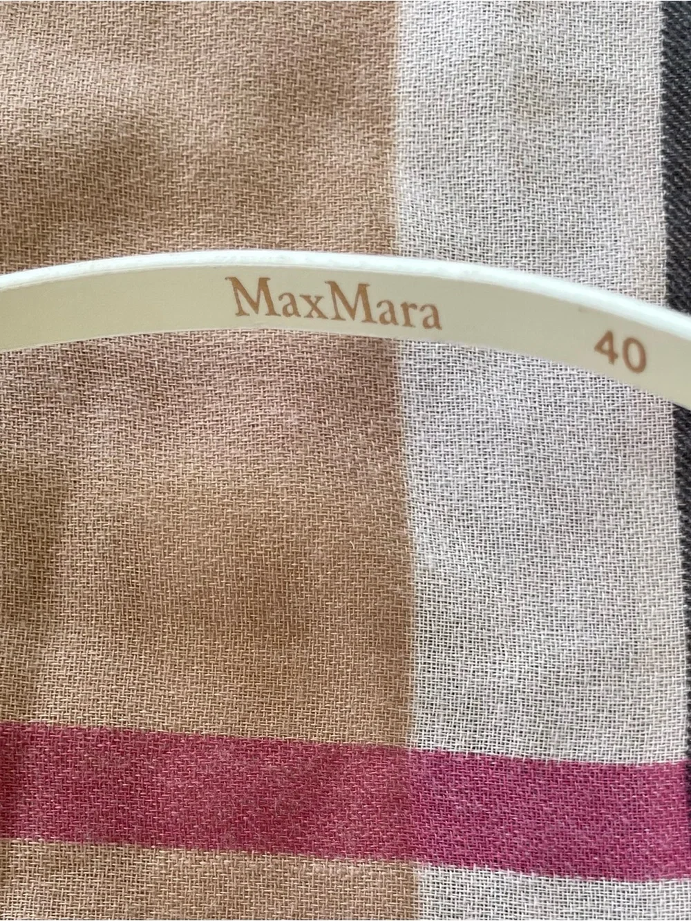 MaxMara Slim White Leather Belt with Gold-Tone Hardware size 40-(sm-md)